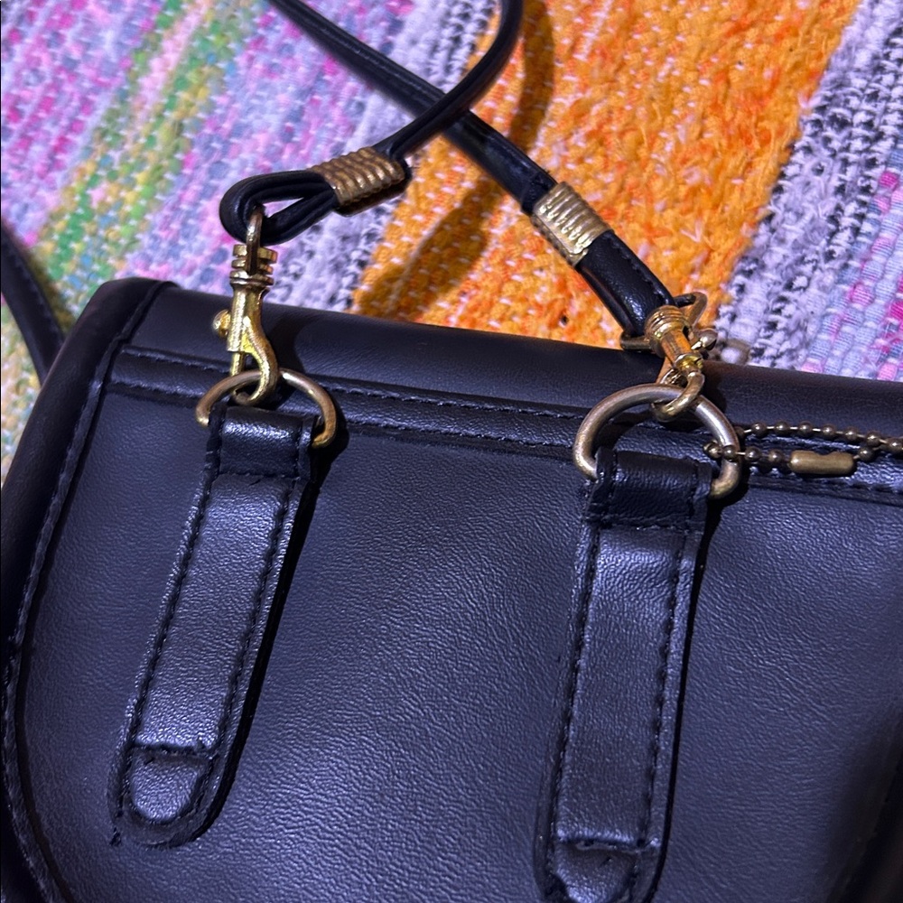 Vintage Coach Black Mini Crossbody Belt Bag Made in USA Turnlock Rare - Picture 3 of 6